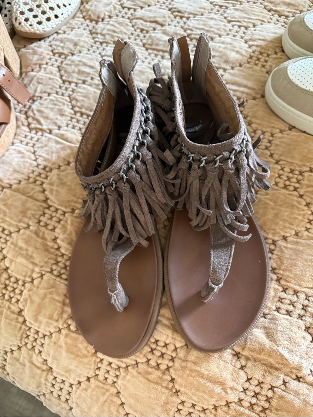 Fringe Ankle Wrap Toe-Post Sandals in Brown
